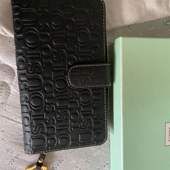 Authentic TOUS Learner Embossed Wallet, New Mint in Box & Dust Bag. - Picture 2 of 8